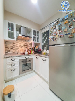 ******ทาวน์โฮมมือสอง ม.บ้านกลางเมือง พระราม9 บ้านสไตล์คนเมือง 3 ชั้น ภายในสวยมาก สภาพเทียบเท่ามือ1 มีบิ้วท์อินเค้าท์เตอร์ครัวให้แล้ว เนื้อที่ 18.5 ตร.ว. ห้องนอน 3 ห้องน้ำ 2 ที่จอดรถ แถมแอร์ 4 เครื่อง และเครื่องทำน้ำอุ่น 2 เครื่อง บนทำเลติดถนนใหญ่ ที่เชื่อมต่อถนน ถ.กาญจนาภิเษก วงแหวนกาญจนาภิเษก ใกล้ทางด่วนพระราม 9-มอเตอร์เวย์ และ แอร์พอร์ตลิ้งค์ สถานีหัวหมาก